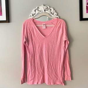 VS pink long sleeve t-shirt 💕